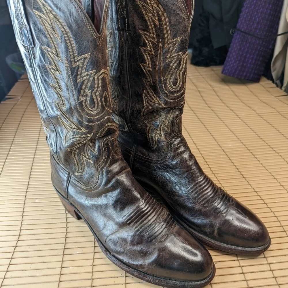 Lucchese 